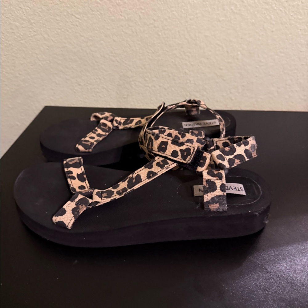 Steve Madden Leopard Henley Sandals